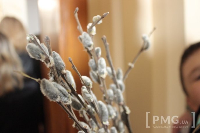 Мукачівські вірники відзначили Вербну неділю – 08