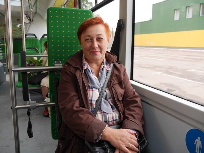 В Ужгороді новий автобус не зміг проїхати під залізничним мостом – 03