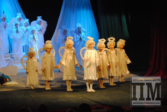 В Мукачеві відбулась новорічна вистава (ФОТО) – 02