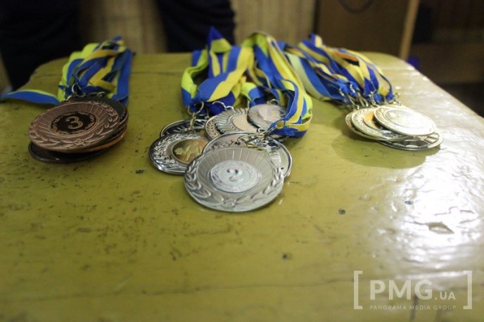 У Мукачеві відбувся святковий турнір з класичного жиму лежачи – 07