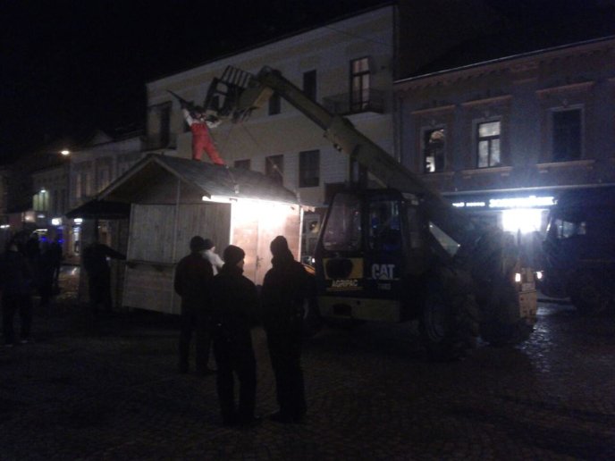 Ярмаркове містечко в Ужгороді поповнилось ще чотирма будиночками – 03