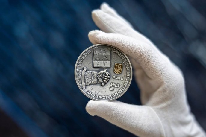 Випущено унікальні срібні 20 гривень до Дня Незалежності України – 01