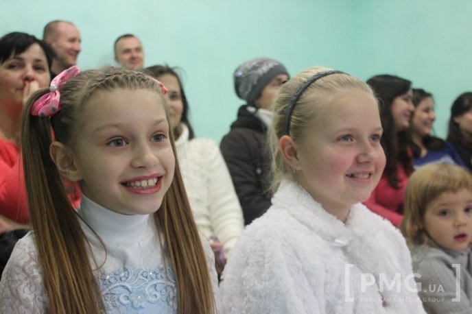 Жителі Мукачева подарували маленьким переселенцям із Донбасу свято – 06