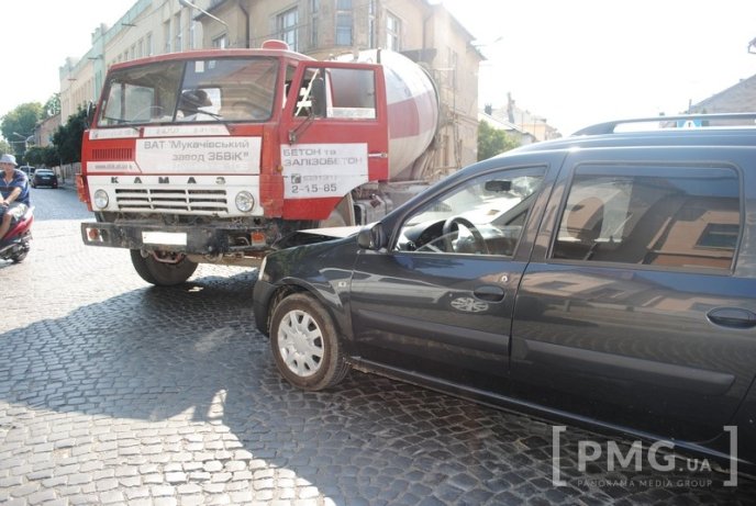 На перехресті у Мукачеві сталась ДТП – 01