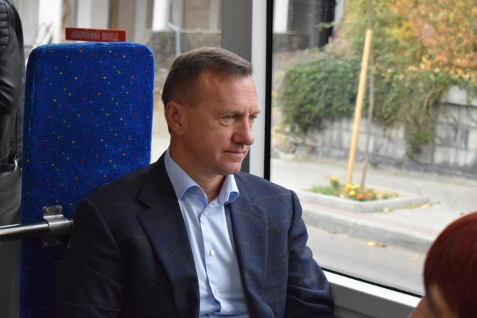 Сьогодні вулицями Ужгорода почали курсувати нові автобуси – 10