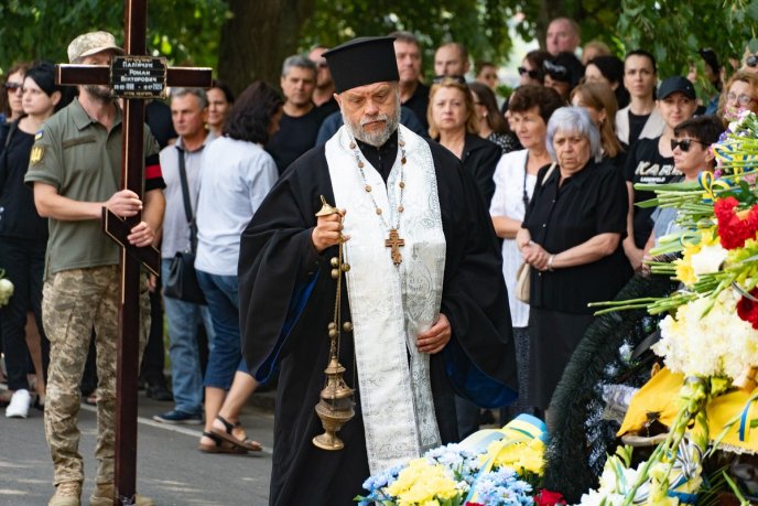 Віддав життя за Україну: в Ужгороді поховали 35-річного військового – 04