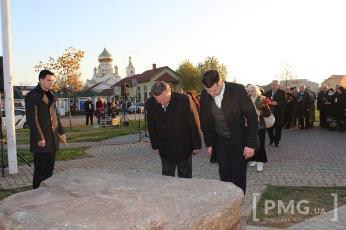 У третю річницю Євромайдану мукачівці вшанували пам’ять Героїв Небесної Сотні – 06