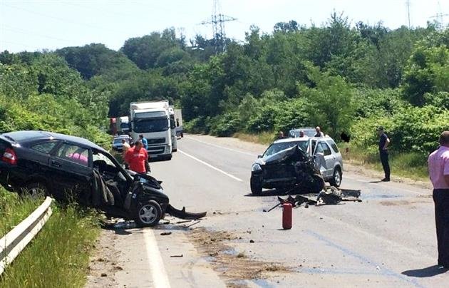 Біля Кольчина жахлива ДТП: двоє людей загинуло, ще двоє – у лікарні – 02 Біля Кольчина жахлива ДТП: двоє людей загинуло, ще двоє – у лікарні – 02