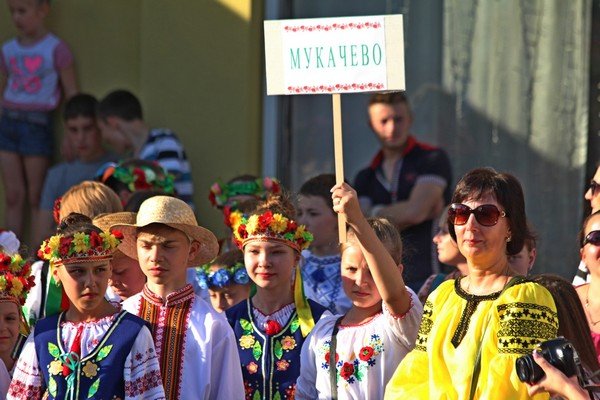 У Мукачеві урочисто відкрили Міжнародний дитячо-юнацький фестиваль "Смарагдові витоки" – 05