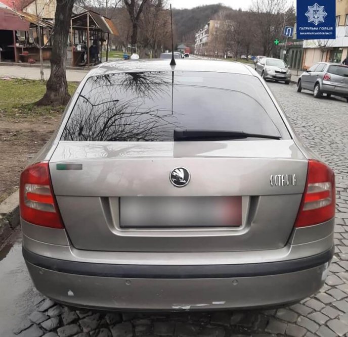 Водій, якого патрульні зупинили у Мукачеві, має заплатити понад 50 тисяч штрафу – 01
