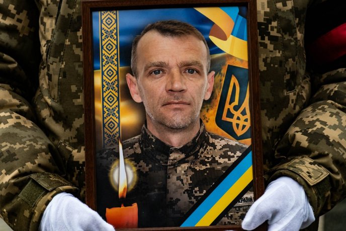 В обласному центрі поховали військового, який загинув минулого тижня на полі бою – 01