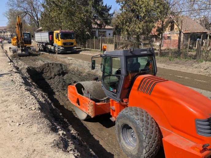 На Закарпатті ремонтують міжнародну трасу – 02