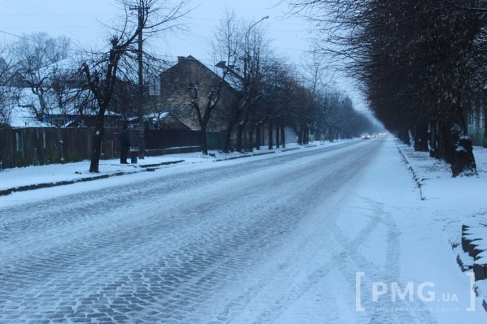 Вулиці Мукачева не очищають від снігу – 03
