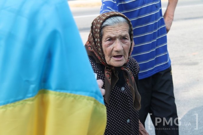 Мешканці Ракошина не збираються відкривати трасу міжнародного сполучення "Київ-Чоп" – 01