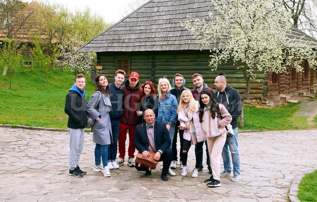 Ужгородом прогулялись актори серіалу "Школа" – 07