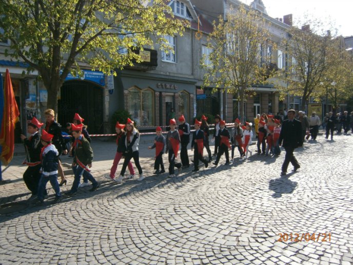 Мукачівських школярів прийняли в піонери (ФОТОРЕПОРТАЖ) – 03