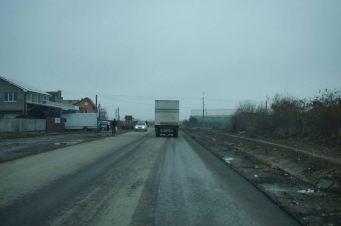 У Мукачеві вже заасфальтували частину вулиці Берегівська-об’їзна бічна – 04 У Мукачеві вже заасфальтували частину вулиці Берегівська-об’їзна бічна – 04