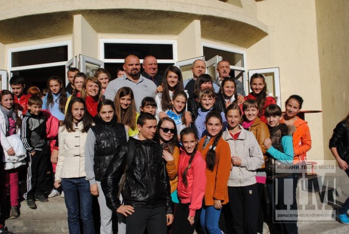 Презентація фільму "Іван Сила" у Мукачеві: повний зал, шквал оплесків та вигуки "Браво!" (ФОТО) – 11