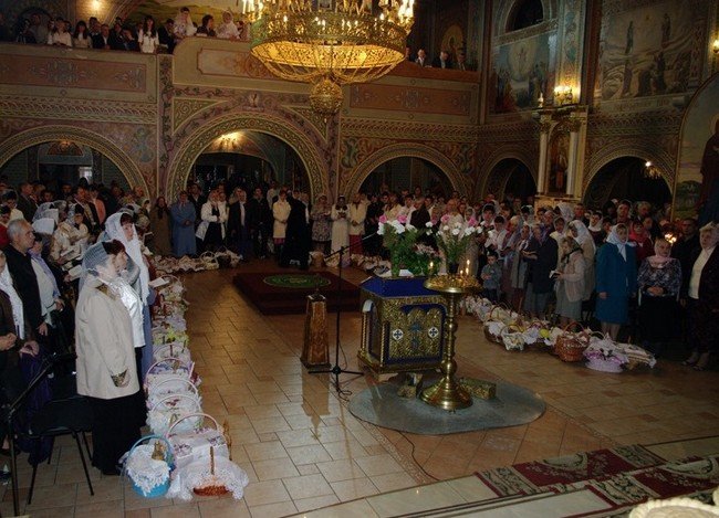 Великдень в Мукачеві: як це було (ФОТОРЕПОРТАЖ) – 02