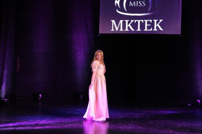 У Мукачеві визначили володарку титулу конкурсу краси "Міс МКТЕК 2018" – 56