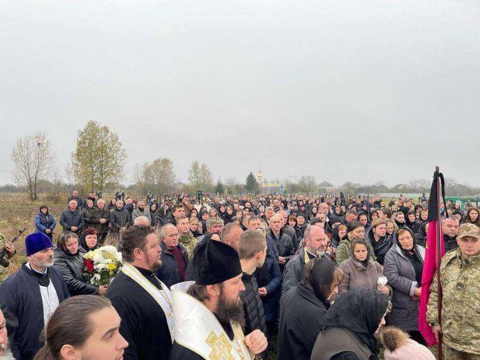 У одному із сіл Закарпаття прощалися з Героєм – 06