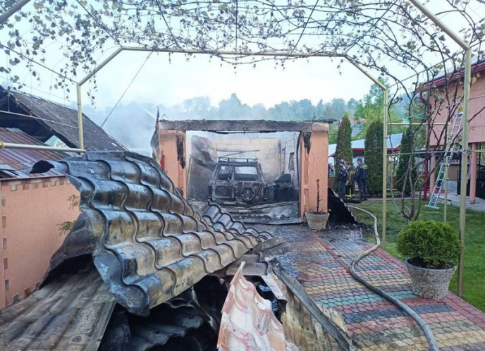 Рятувальники показали наслідки пожежі на Тячівщині – 01 Рятувальники показали наслідки пожежі на Тячівщині – 01