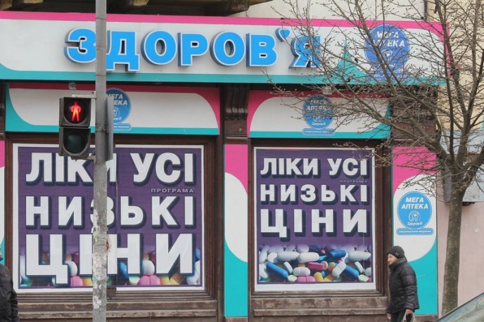 У Мукачеві демонтують 73 об’єкти зовнішньої реклами та вивіски – 01