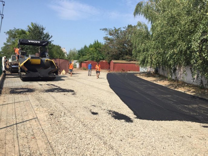 У Мукачеві проводять благоустрій на одній із вулиць міста – 02