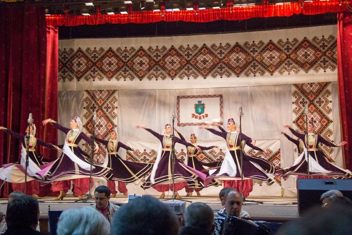 Хор імені Верьовки привіз у Рахів різдвяний концерт – 01