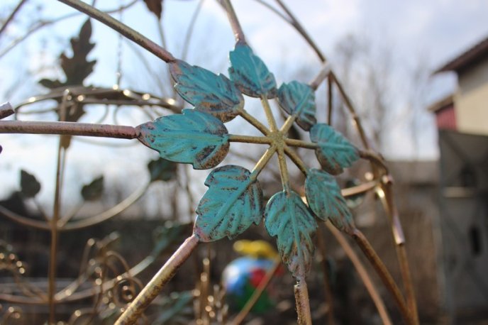 Мукачівець Василь Щока підготував до Великодня унікальну ковану писанку – 09