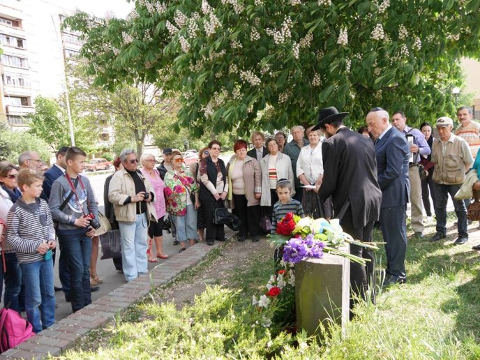 В Ужгороді вшанували пам’ять жертв Голокосту – 08