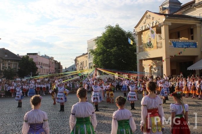 У центрі Мукачева стартував Всеукраїнський фестиваль "Смарагдові витоки" – 07