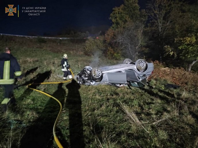 Авто кілька разів перекинулось і загорілось: в області сталась ДТП – 01