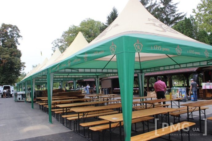У парку "Перемога" завершується підготовка до фестивалю "Варишське пиво" – 06