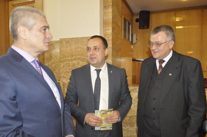 В Ужгороді стартував Міжнародний економічний форум – 02