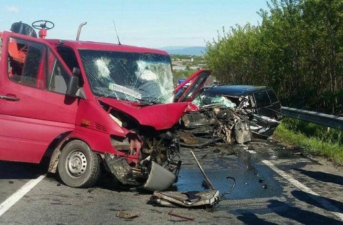 ДТП на Ужгородщині: легковик зіткнувся з евакуатором – 02 ДТП на Ужгородщині: легковик зіткнувся з евакуатором – 02
