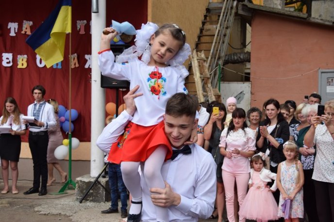 У школах Мукачева пролунав останній дзвінок – 72