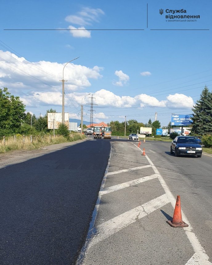 На виїзді з Мукачева оновлюють дорожнє покриття – 02 На трасі Київ-Чоп тривають ремонтні роботи