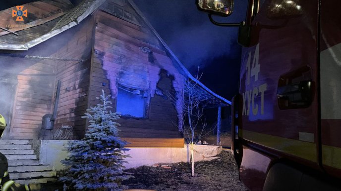 Майже опівночі на Хустщині горів будинок – 04