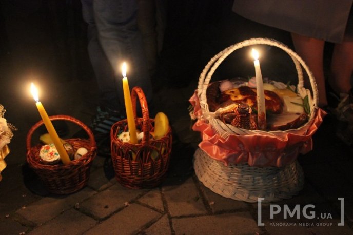 Православні та греко-католики Мукачева відзначають Воскресіння Христове – 15 Православні та греко-католики Мукачева відзначають Воскресіння Христове – 15