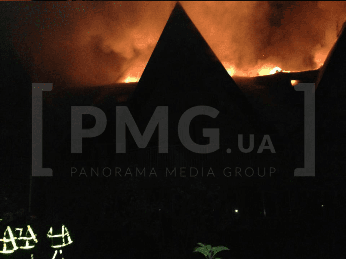 Велика пожежа у Лісарні: горів відомий туристичний комплекс "Belle Royalle"  – 15 Велика пожежа у Лісарні: горів відомий туристичний комплекс "Belle Royalle"  – 15