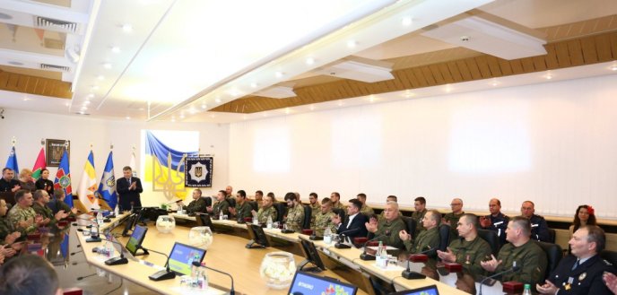 Арсен Аваков серед кращих працівників органів МВС відзначив закарпатського поліцейського – 03 Арсен Аваков серед кращих працівників органів МВС відзначив закарпатського поліцейського – 03