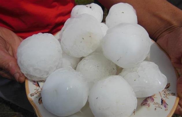 Мешканка Хустщини вирішила зберегти частину граду, що потріпав її обістя – 13