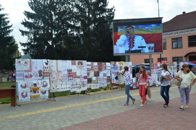 Тячівські майстрині провели районне свято вишитих рушників – 13