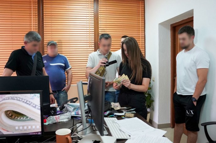 Резонансне викриття в Ужгороді: поліція розповіла, що відбувалось у місті – 05