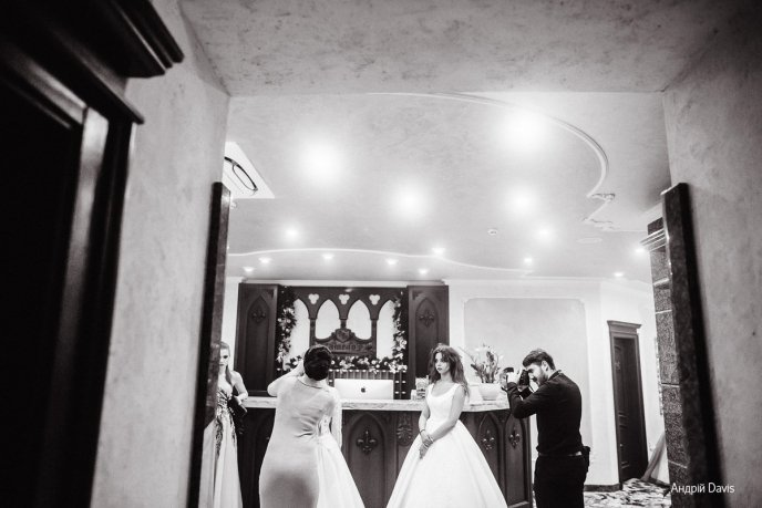 Мода заради життя: на Закарпатті відбувся ІІІ-й благодійний показ мод дизайнерки Роксолани Новак – 120