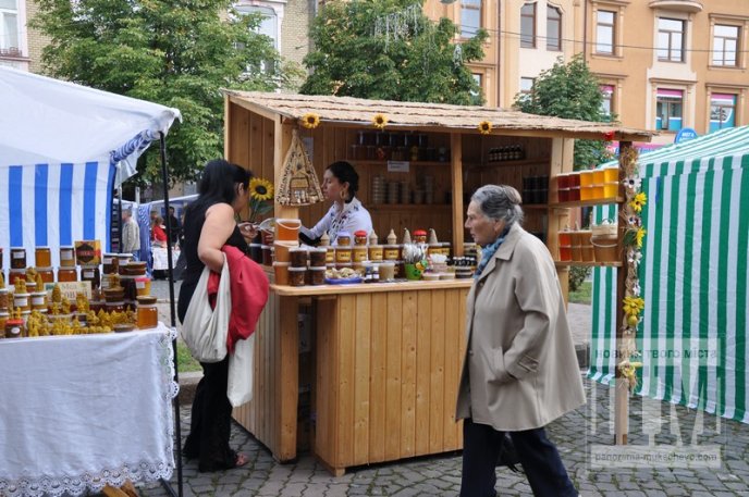 Мукачево бджолярське: у місті стартувало свято меду (ФОТОРЕПОРТАЖ) – 28
