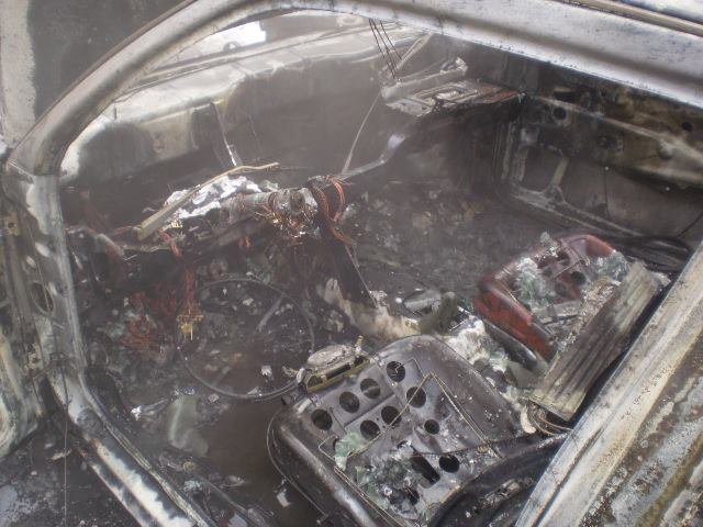 На Берегівщині прямо на дорозі згорів автомобіль – 03