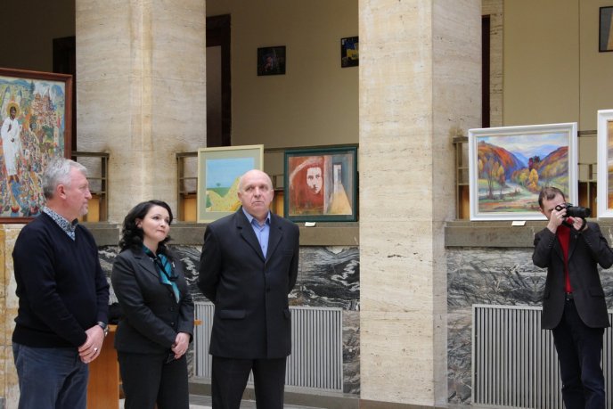 У приміщенні Закарпатської ОДА художники краю представили найкращі роботи – 02