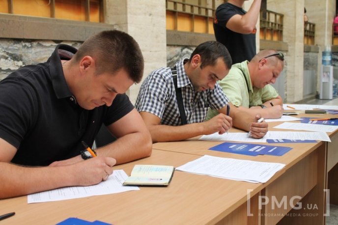 Як в Ужгороді відкривали набір в поліцію – 21